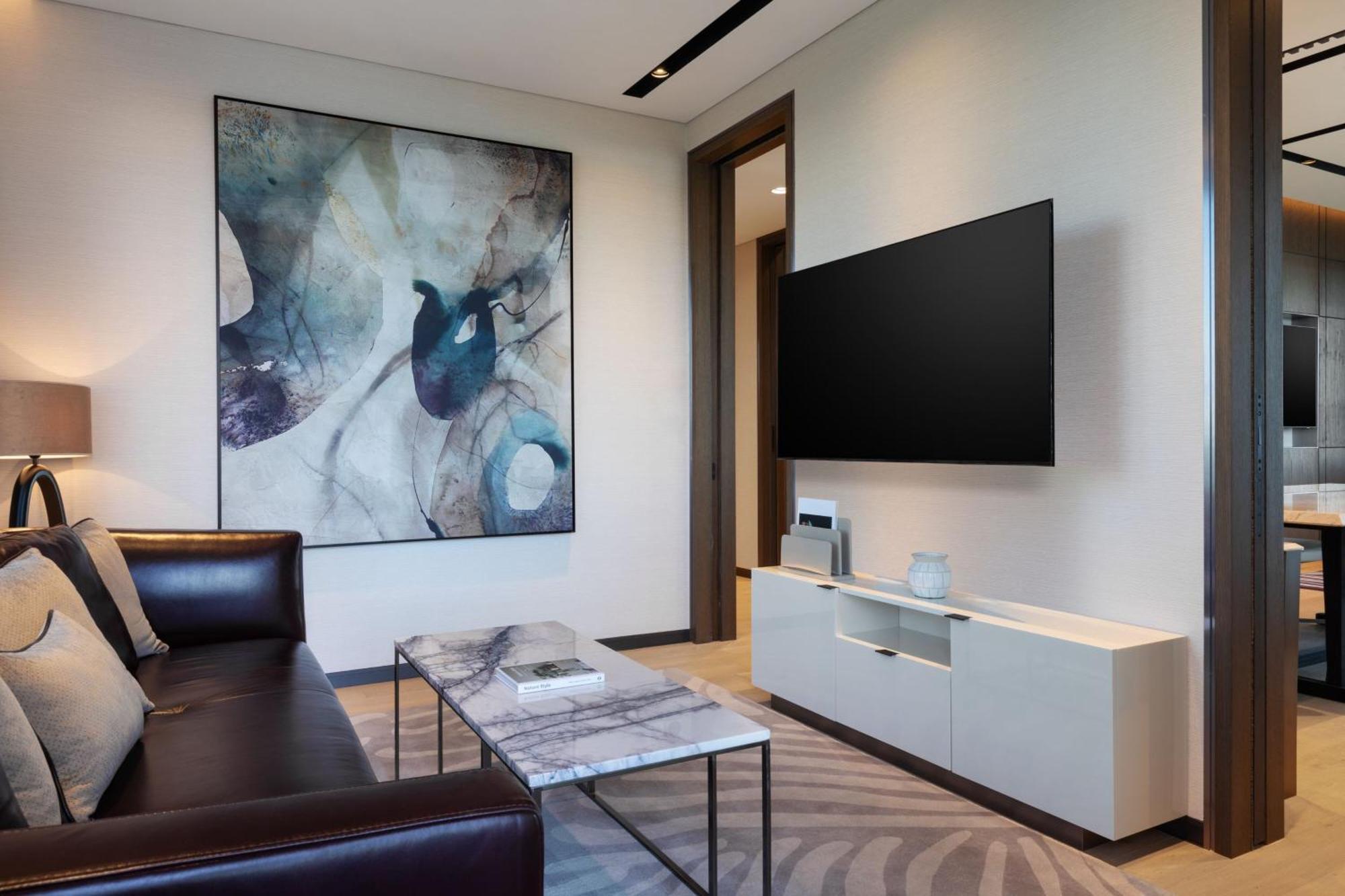 Jw Marriott Hotel Istanbul Marmara Sea Εξωτερικό φωτογραφία A television set in a living room