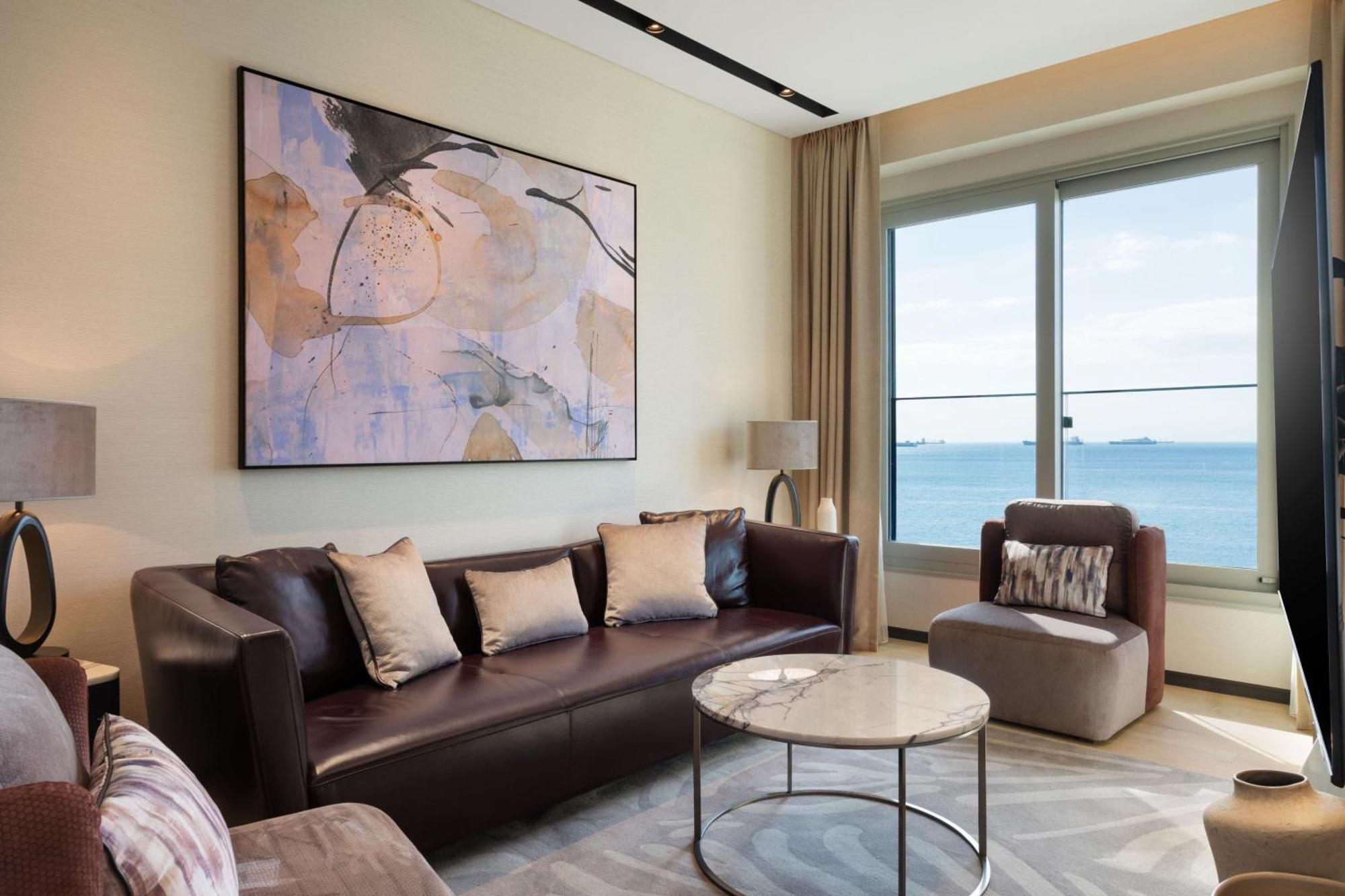 Jw Marriott Hotel Istanbul Marmara Sea Εξωτερικό φωτογραφία A living room at the Ritz-Carlton, DIFC