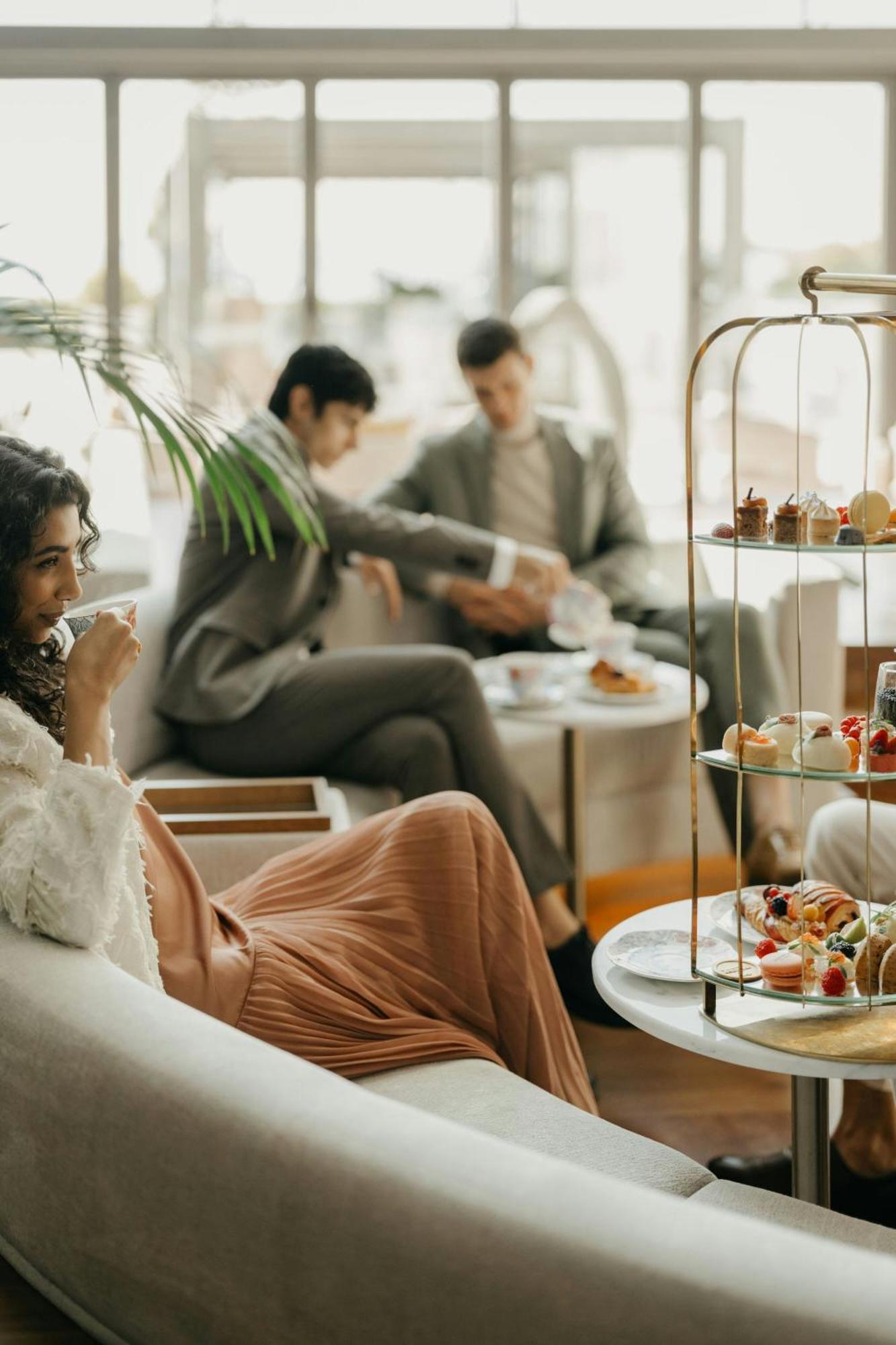Jw Marriott Hotel Istanbul Marmara Sea Εξωτερικό φωτογραφία Afternoon tea at the Mandarin Oriental, London